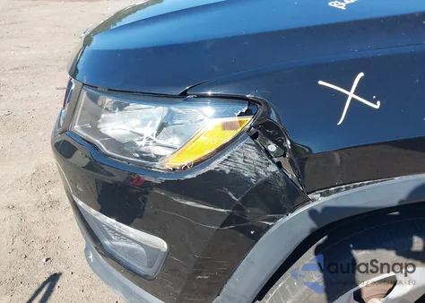 2019 Jeep Compass Latitude 4X4 z USA, uszkodzony, nr VIN 3C4NJDBB0KT850807